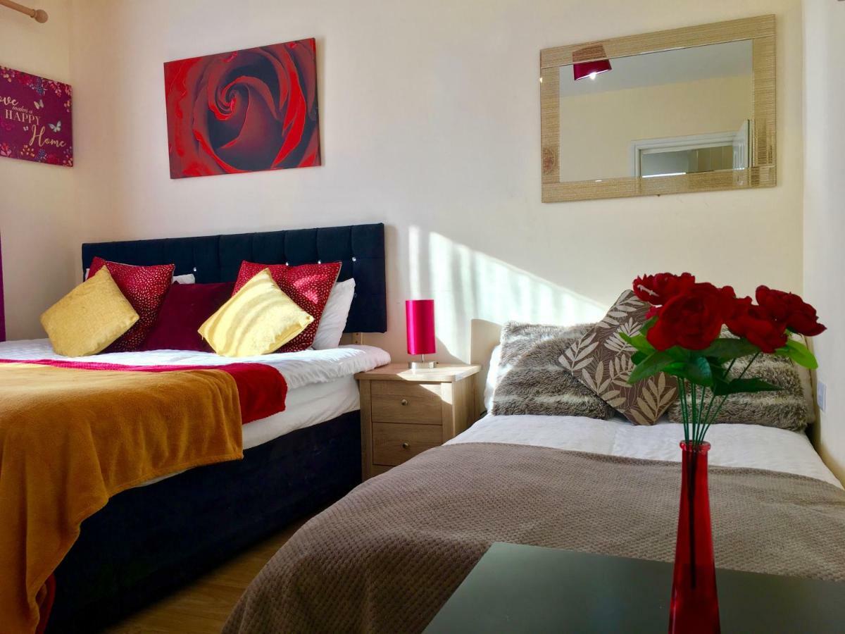 Studio Apartment, Private Bathroom And Parking Ilford Dış mekan fotoğraf