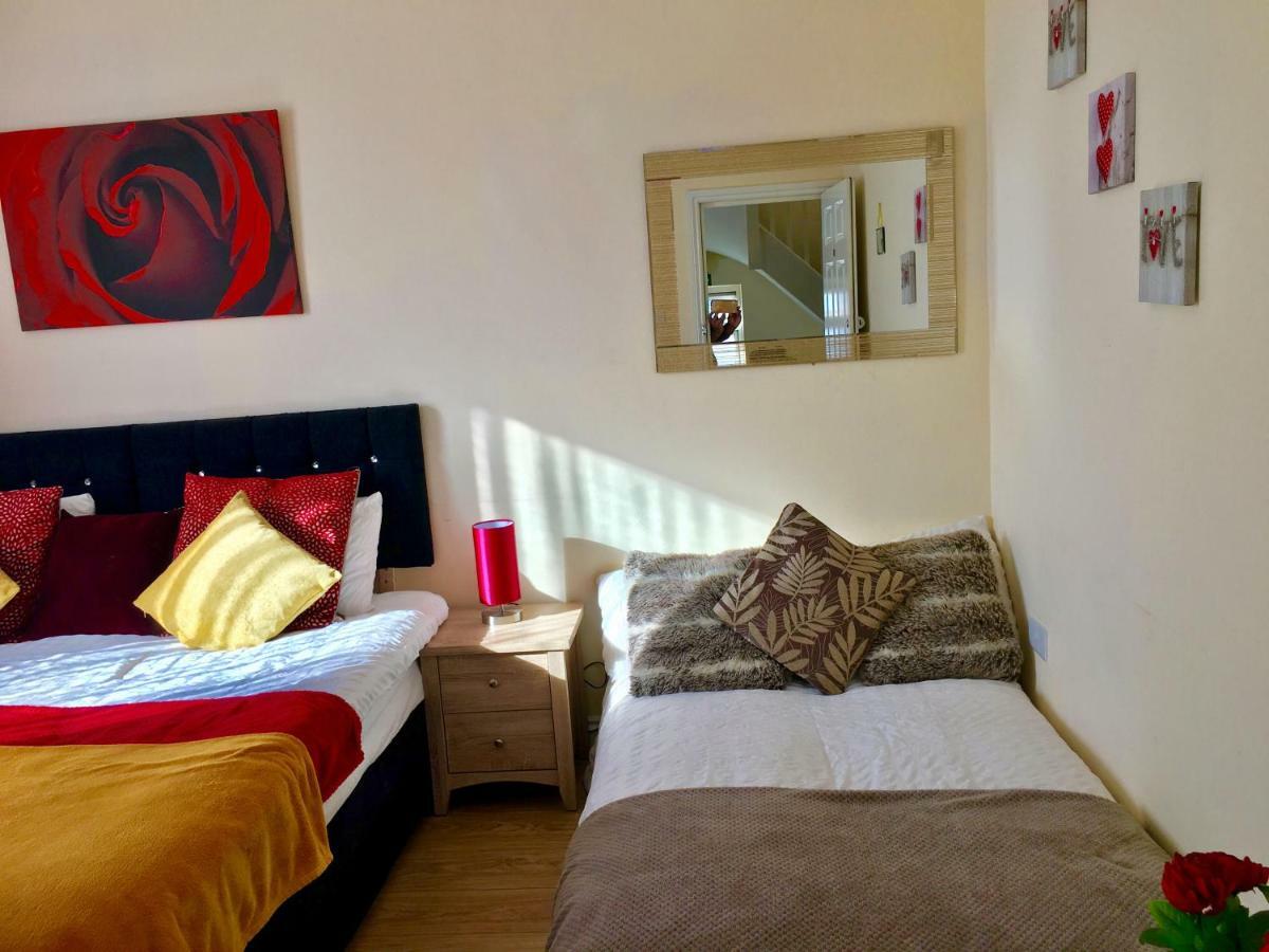 Studio Apartment, Private Bathroom And Parking Ilford Dış mekan fotoğraf